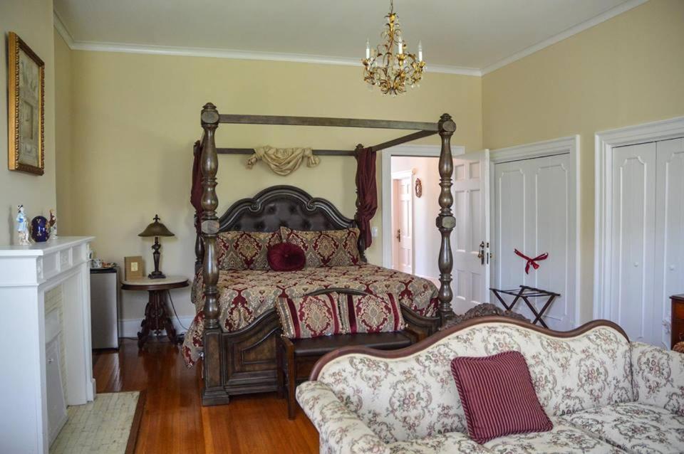 1912 Bed And Breakfast Съмтър Екстериор снимка
